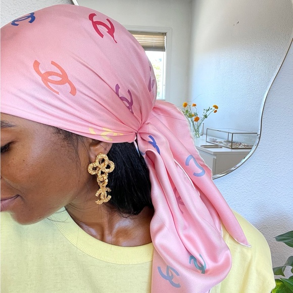 CHANEL Accessories - 🍡🍭 Authentic Chanel ‘CC’ Silk Scarf 🍡🍭